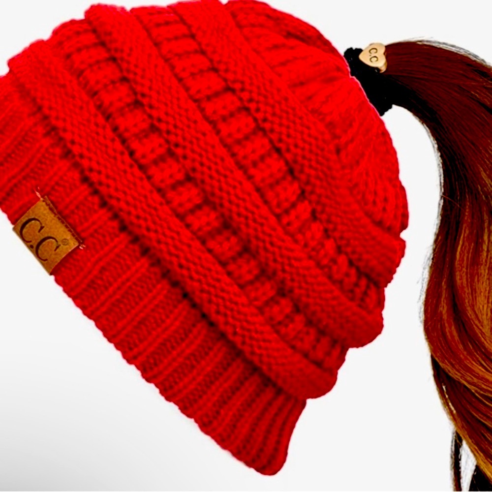 NEW- ponytail hat, crocheted, nice stretch, warm and cozy, Boutique item, NWOT
